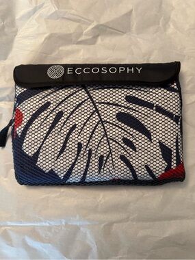 ECCOSOPHY Mesh Pouch with Microfiber Towel Leaf Print - Navy, White, Red